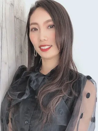 ダメージを抑えたブラウンカラー。